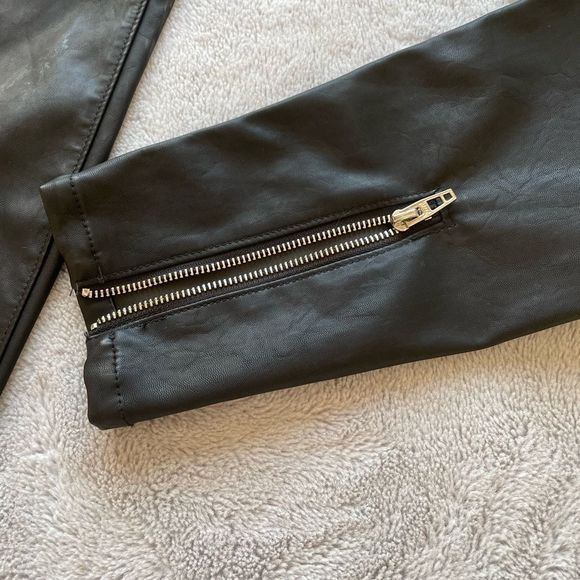 Blank NYC- Pleather Skinny Jeans with Zip Detail - size 26 - Picture 9 of 9